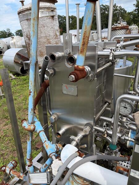 32 sq.ft., APV #SR15S-L, Plate Heat Exchanger, (41) 316 Stainless Steel plates, 150 psi max., 1.5" tri-clamp - Image 4
