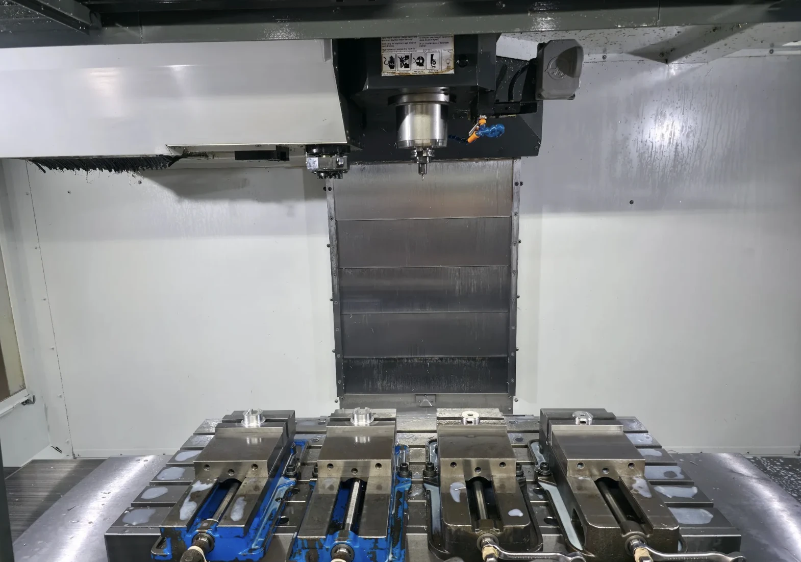 Haas #VF-3, CNC Vertical Machining Center, 40" X, 20" Y, 25" Z, 18" x 48" table, 30 HP, 8100 RPM, CAT 40, 24 - Image 2