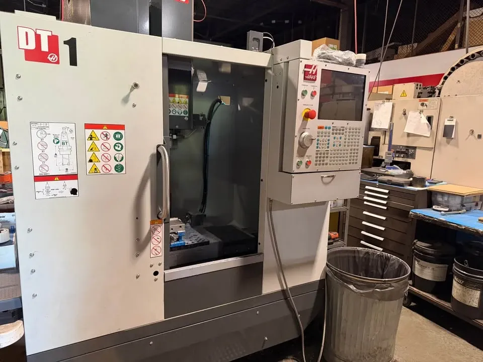 Haas #DT-1, CNC Vertical Machining Center, 20" X, 16" Y, 15.5" Z, 26" x 15" table, 15 HP, 10,000 RPM, 20 tool - Image 3