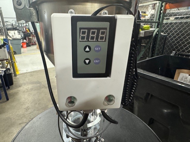 Shini #SAL-3UE, vacuum hopper loader with sight glass, 440 lb./hr., 3 liter, 1.85 HP, 110 V., new, 2026 (5 - Image 4