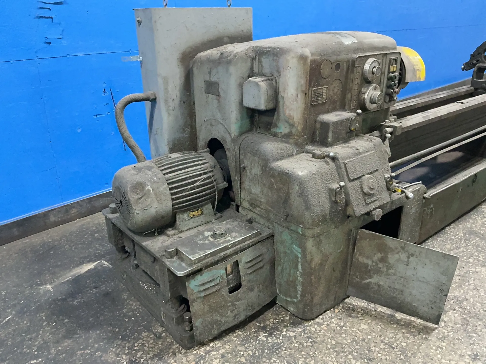 24" x 126" Monarch #131, lathe, 12" 4-jaw chuck, 2" bore, steady rest, tool post, 20 HP, 1750 RPM - Image 5
