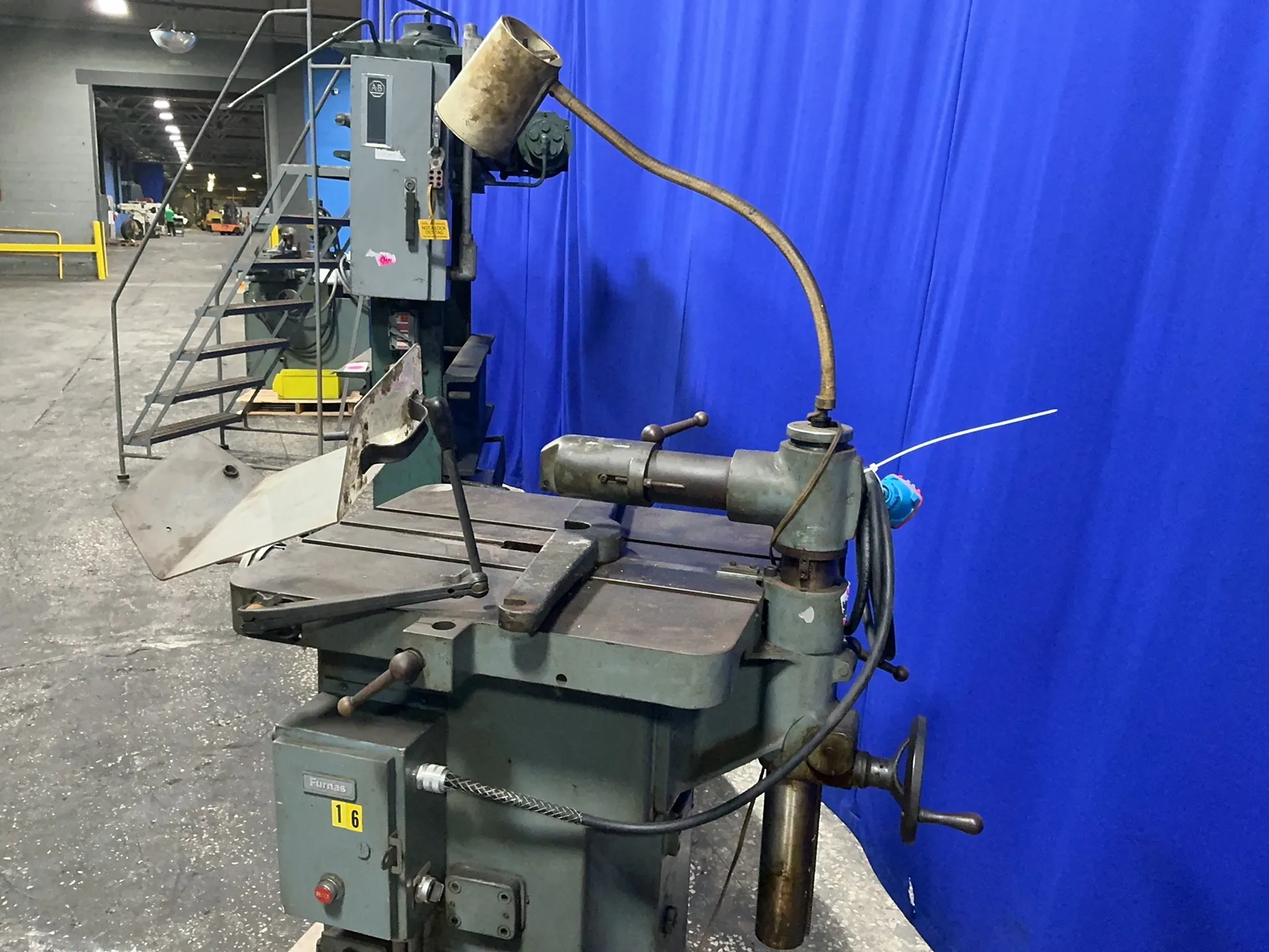 D.C. Morrison, keyseater, 24" x 27.5" capacity, 2 HP, 1800/900 RPM, 460 V., 3 Ph. - Image 3