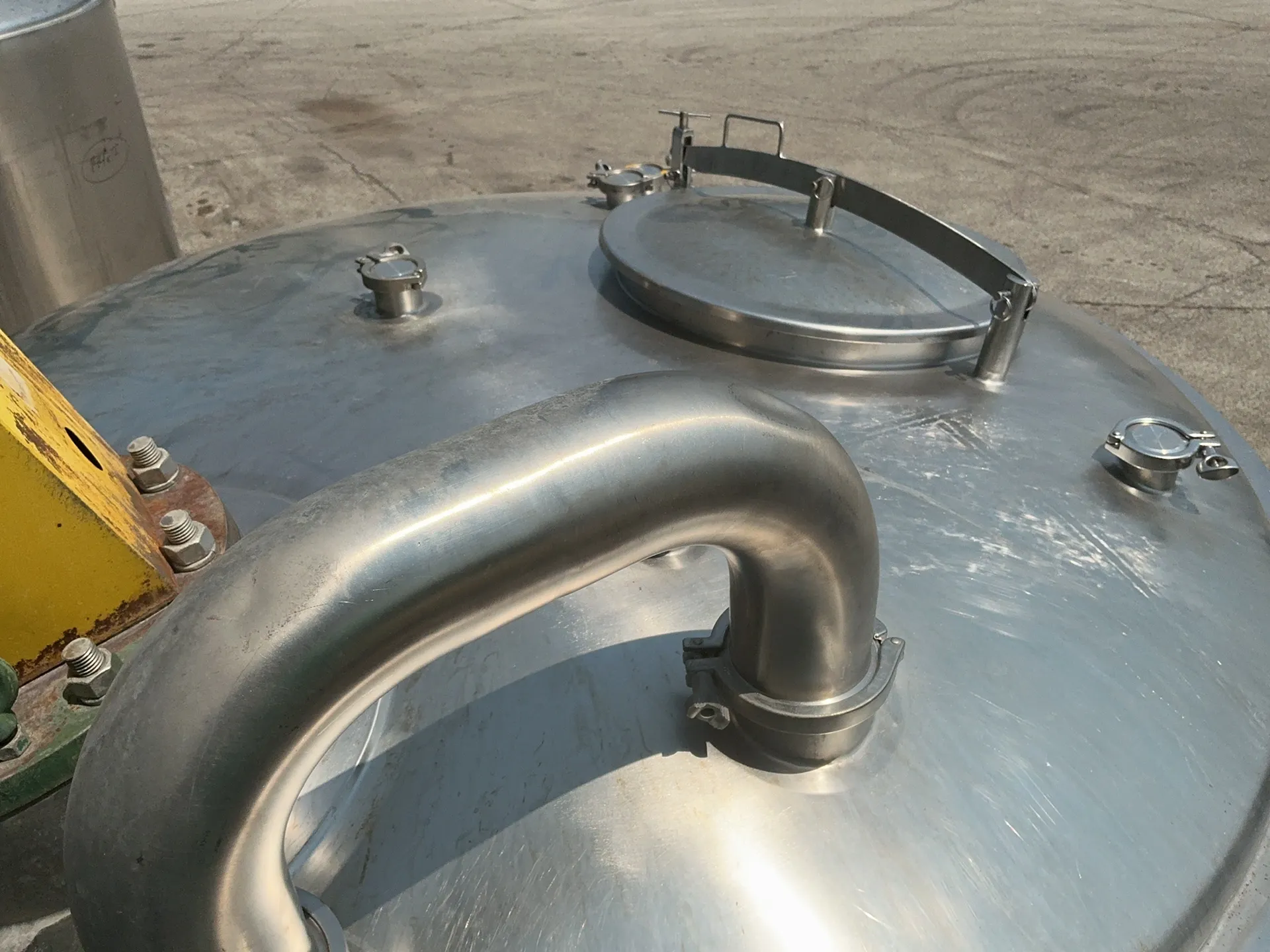 1159 gallon Viatec, Stainless Steel mixing tank, 1.74 HP, 1760 RPM, 208-230/460 V., 1996 - Image 4