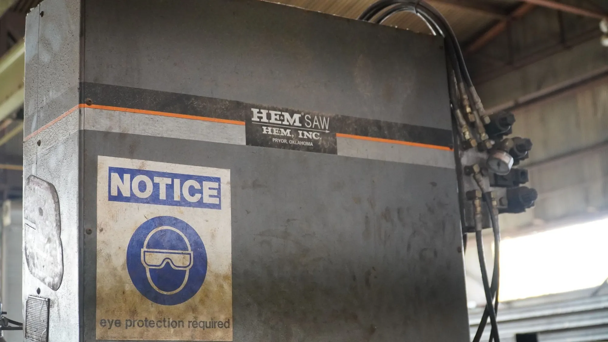 20" x 24" HEM #V130HM, semi-automatic vertical tilt frame band saw, 19' x 1.5" blade, 10 HP, 1999 - Image 3