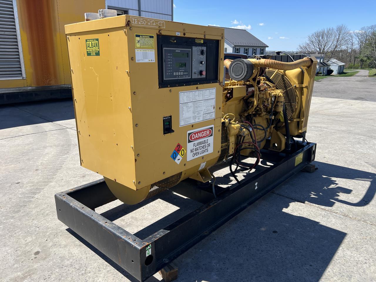 250 KW Caterpillar #SR4, diesel generator set, 3306 DITA engine, 120/208 Volts, 1/3 phase, open skid, 350 - Image 5