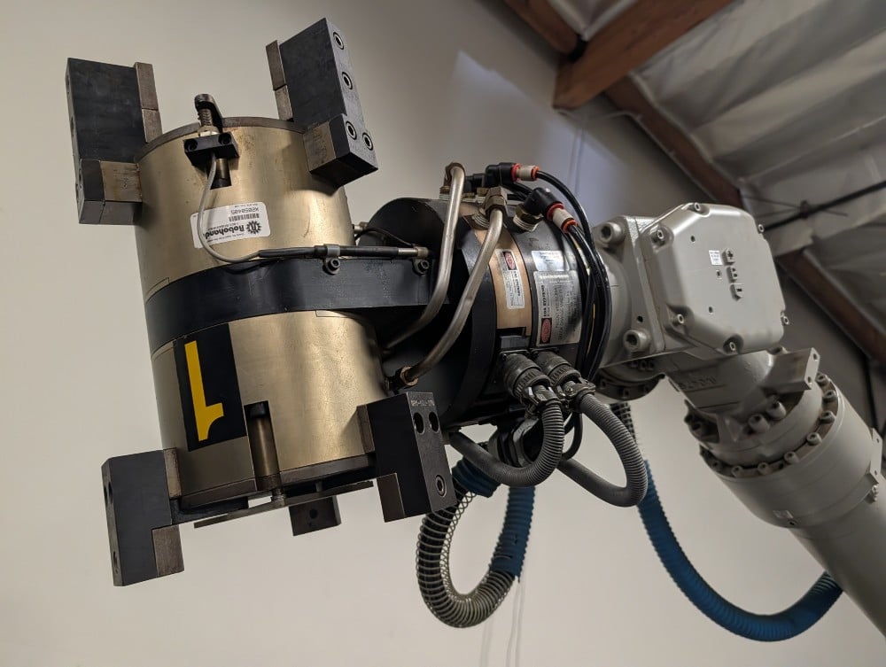 MOTOMAN 6 AXIS INDUSTRIAL ROBOT WITH NX100 CONTROL AND AUTOMATION CABINET - Image 2