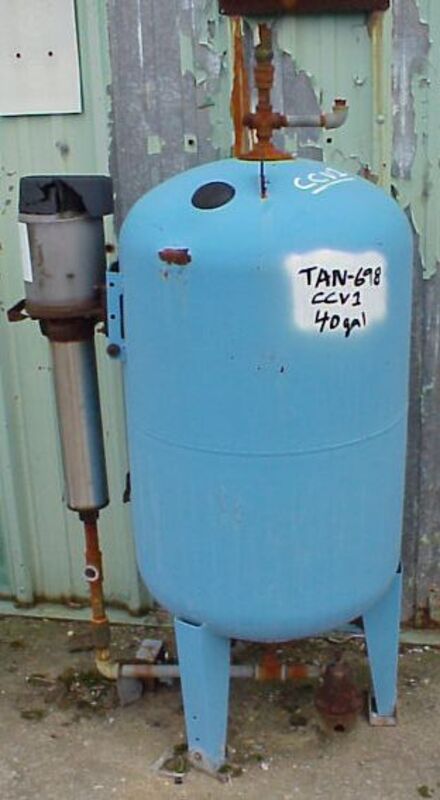 40 gallon 21" x 24", Carbon Steel tank with teel pump on bottom outlet - Image 1
