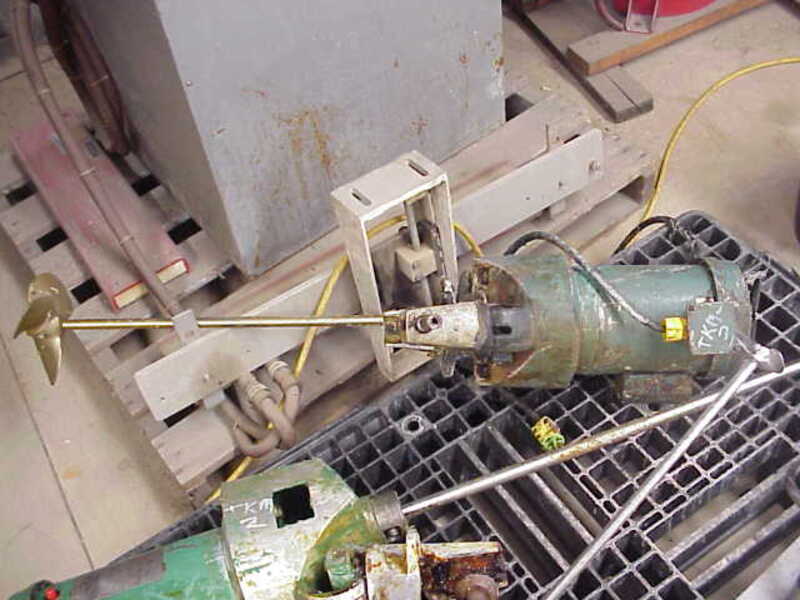 Lightnin clamp on mixer, .43 HP, 115/230 V., 1725/1425 RPM motor - Image 1