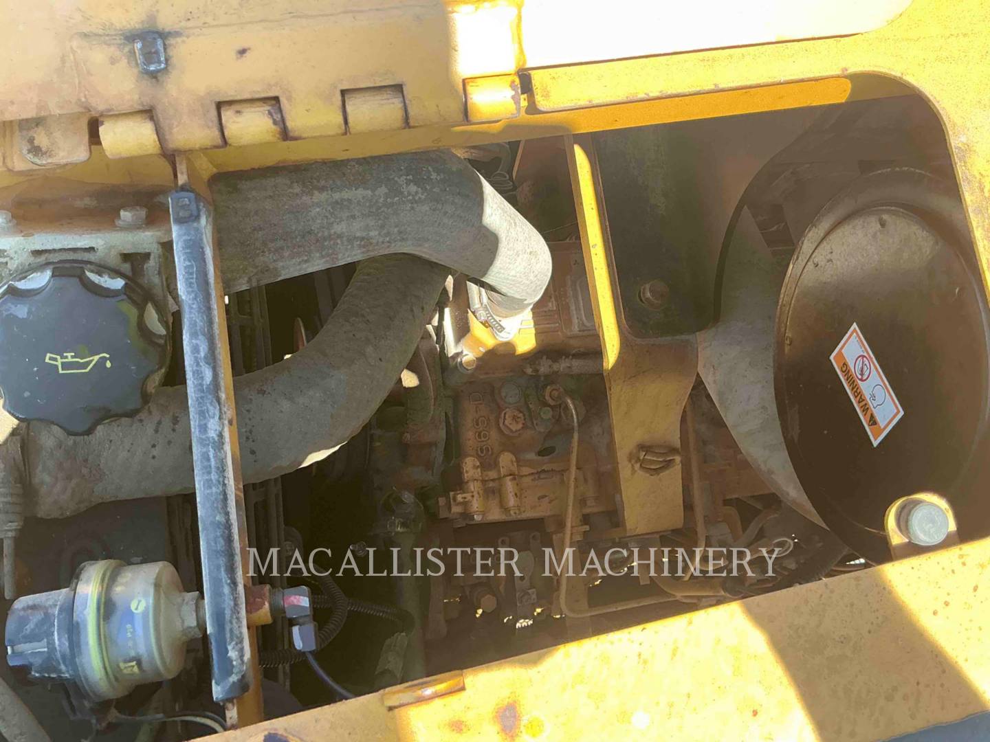 Caterpillar D4GLGP, 4510 hours, S/N: TLX00806, 2005 - Image 7