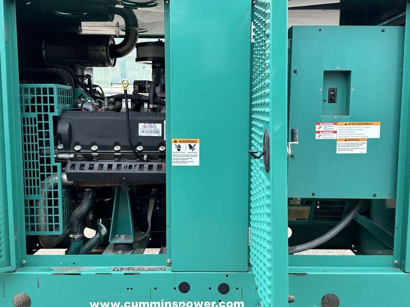 60 KW Cummins #GGHG, Natural gas generator set, 120/208 Volts, 97.5 HP @ 1800 RPM, Ford WSG1068 engine, EPA - Image 6