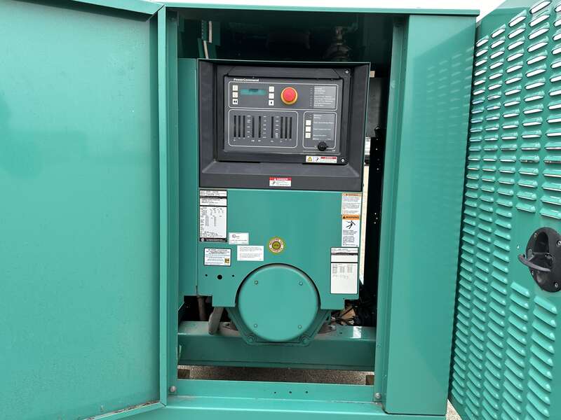 60 KW Cummins #GGHG, Natural gas generator set, 120/208 Volts, 97.5 HP @ 1800 RPM, Ford WSG1068 engine, EPA - Image 8