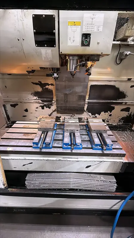 Hurco #VM20, CNC vertical machining center, 20 automatic tool changer, 40" X, 20" Y, 20" Z, 10000 RPM, 20 HP - Image 2