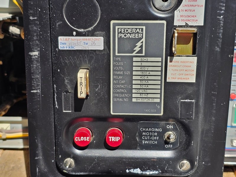 1600 Amps, Federal Pioneer, 50H3, 3-Pole Air Circuit Breaker, 400 amp trip, 800 amp sensor, 50 kA, draw-out - Image 3