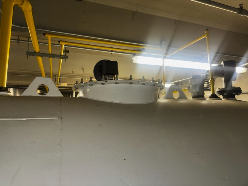 1500 gallon Indoor horizontal above-ground steel diesel fuel storage tank, UL identification plate year 2005 - Image 4