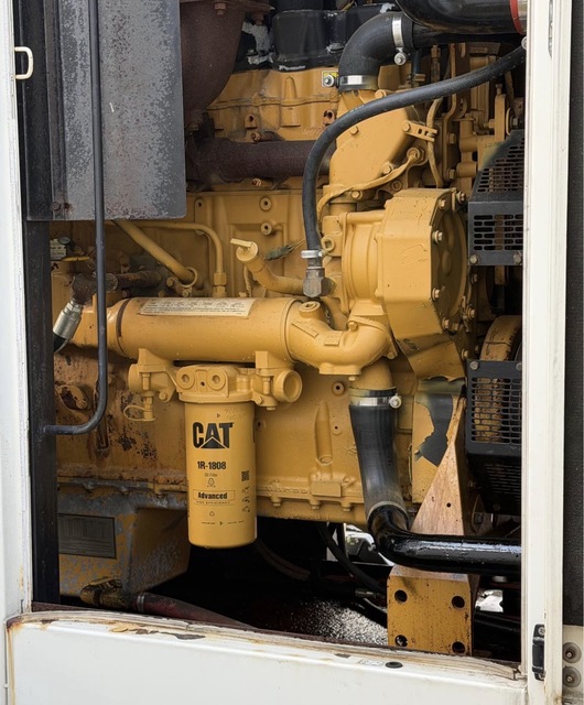 400 KW Caterpillar #XQ400, Mobile Diesel Generator, dual voltage, 1800 RPM, EMCP 4.2B digital control panel - Image 4