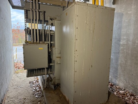 3750 KVA 4160Y/2400 Secondary, Cutler-Hammer #4160Y/2400, Transformer, 4160Y/2400 Volts, Substation - Image 2