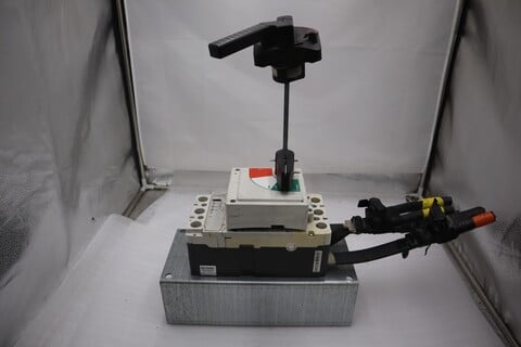 Allen-Bradley #140U-L6D3-D30, Molded Case Circuit Breaker - Image 2