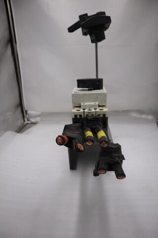 Allen-Bradley #140U-L6D3-D30, Molded Case Circuit Breaker - Image 6