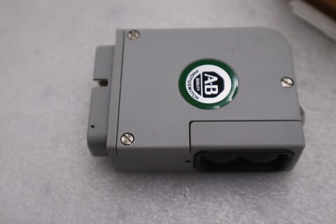 NEW OPEN BOX Allen-Bradley Allen Bradley 42MRU-5200 /C Photoelectric Sensor STOCK GF697A - Image 2