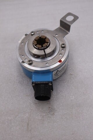 Avtron 42114848114180 hs35a incremental encoder stock #k-1967a - Image 1
