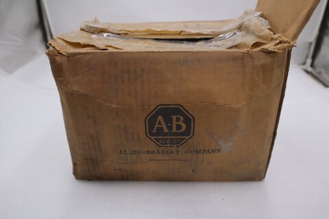 New allen bradley 202-c0g91 ser. a contactor 45 amps 125v stock 5464 - Image 3