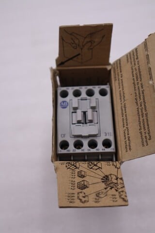 New allen bradley 700-cf310zj ser. a 24vdc 20a contactor auxiliar stock h681a - Image 1