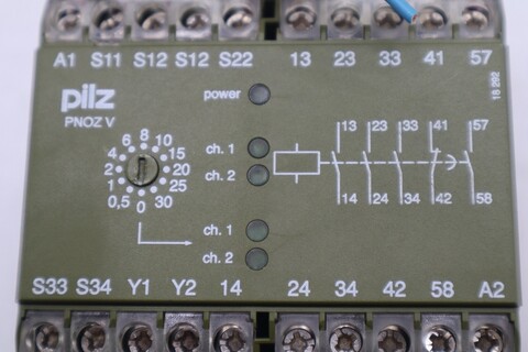 Pilz safety relay 474790 pnoz v 30s 24 v dc pnozv30s24vdc stock k-3831 - Image 2