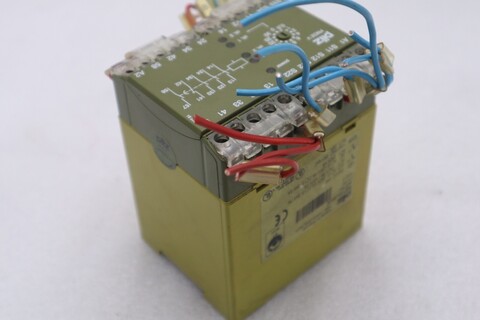 Pilz safety relay 474790 pnoz v 30s 24 v dc pnozv30s24vdc stock k-3831 - Image 4