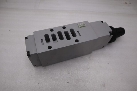 Parkerps 4238250cp h3 ind regulator gage/line new stock gf-718a - Image 4