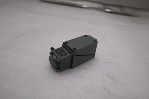 New open box ab allen bradley 802t-alp limit switch ser.j 802talp stk l84c - Image 3