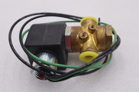 Parker 04f30c2108acf4c05 npt 1/4 solenoid valve stock #k-2296 - Image 1