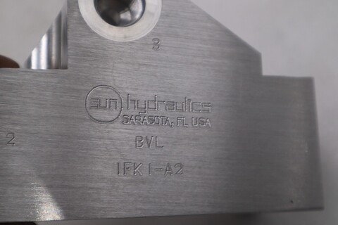 Sundstrand Hydraulics BVL Line Mount Manifold - NEW - STOCK GF798 - Image 4