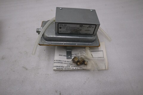 Colombus air flow switch rh3a - new in box - stock gf664a - Image 2