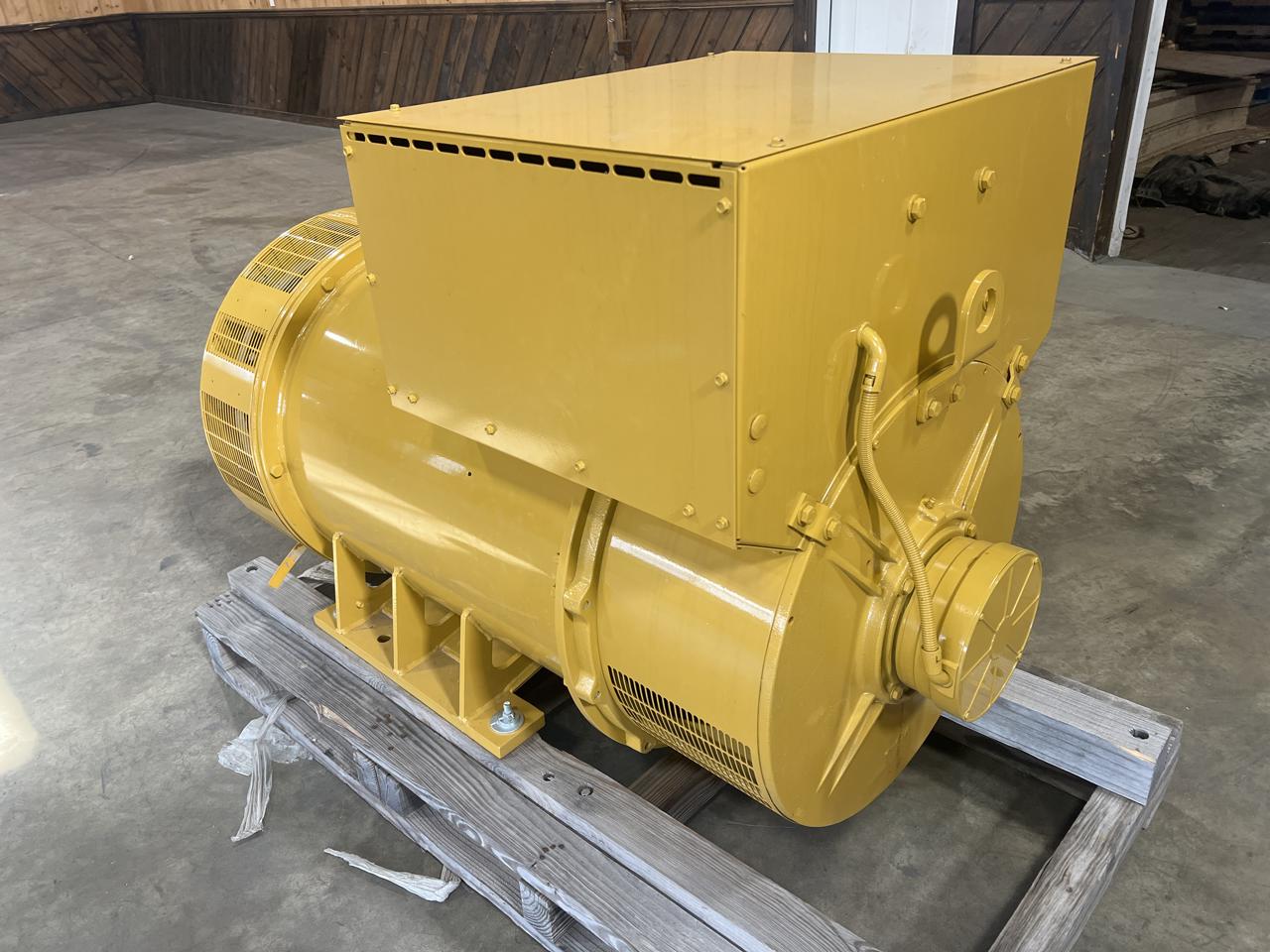 750 KW Caterpillar #LC7034J, generator end, 480 Volts, 12 wires, 18" flywheel, 0 hours, 2024 - Image 2