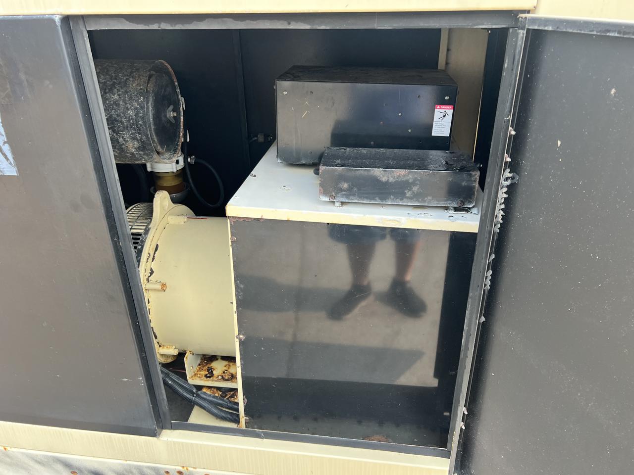 100 KW Kohler #100REOZJC, diesel generator set, 120/240 Volts, 1 phase, 4.5L John Deere engine, sound - Image 7