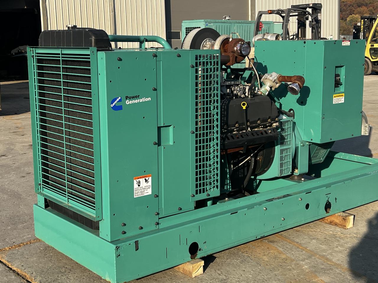 100 KW Cummins/Onan #GGHH-5554743, NG/LP generator set, 120/208 Volts, 1/3 phase, 6.8L Ford engine, base fuel - Image 2