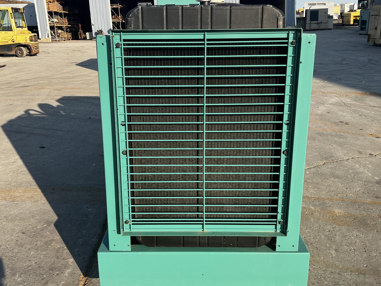 100 KW Cummins/Onan #GGHH-5554743, NG/LP generator set, 120/208 Volts, 1/3 phase, 6.8L Ford engine, base fuel - Image 3