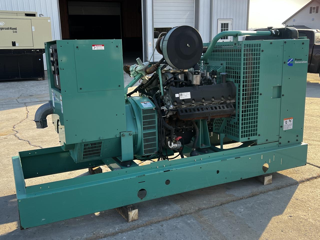 100 KW Cummins/Onan #GGHH-5554743, NG/LP generator set, 120/208 Volts, 1/3 phase, 6.8L Ford engine, base fuel - Image 6