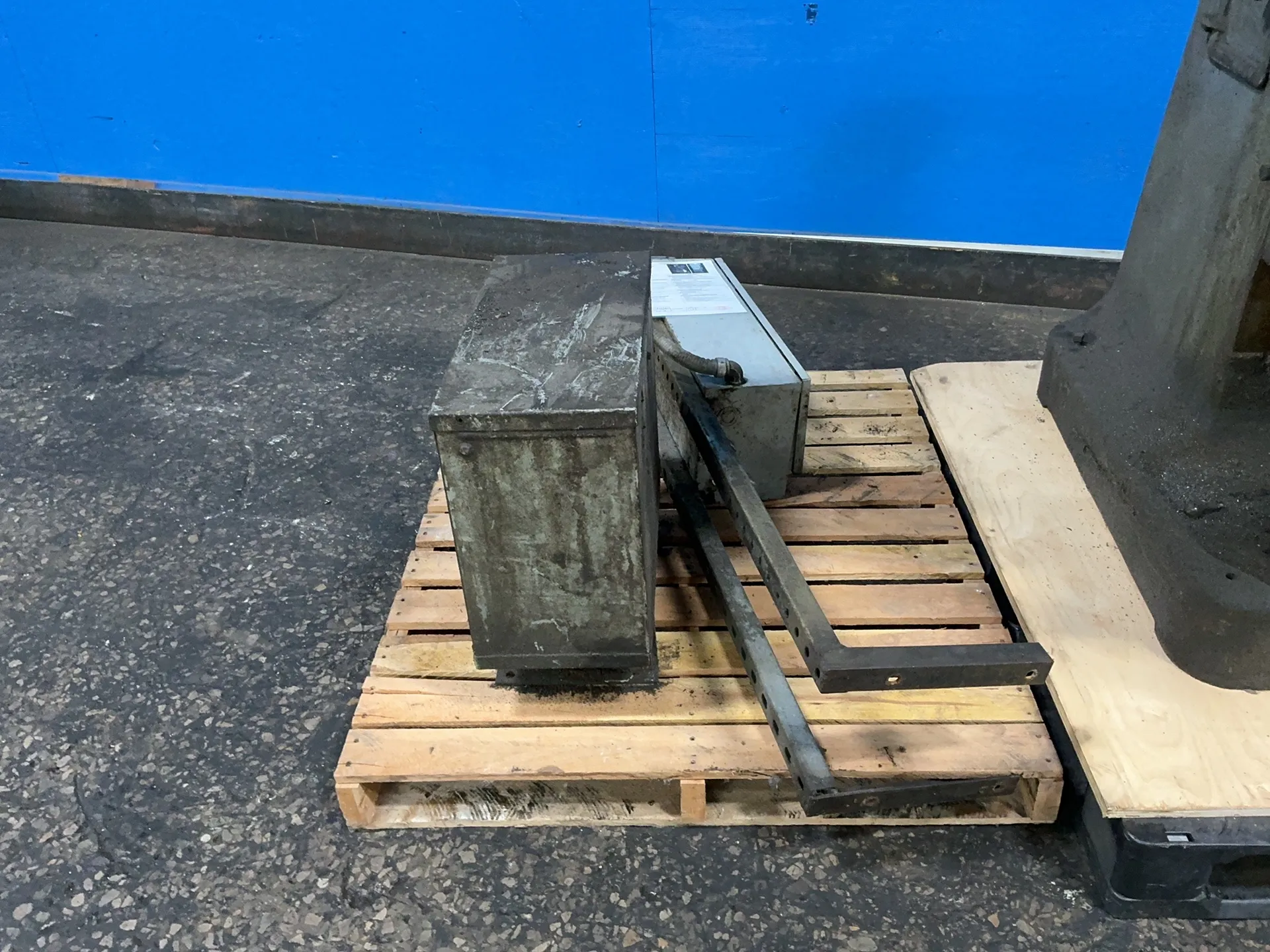 Birmingham #BPS1642, vertical mill, 9" x 48" table, 1.5 HP, 3400 RPM - Image 2