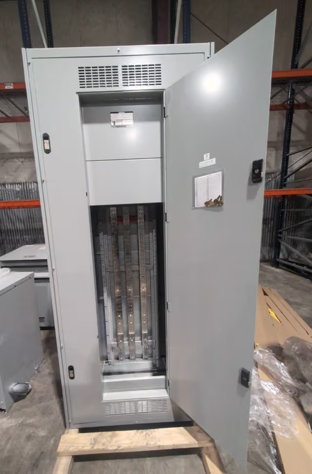1200 Amp. Siemens, P5E90ML120ATS P5, Panelboard, 480/277 Volts, 3PH 4W MLO Panel, New - Image 1