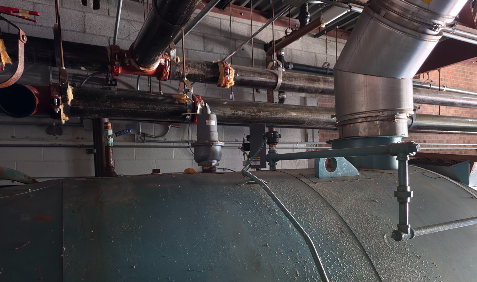 150 HP Cleaver-Brooks #CB-700-150-30, Hot Water Boiler, 30 psi, 6,276,000 BTU/HR, natural gas, 5 HP blower - Image 4