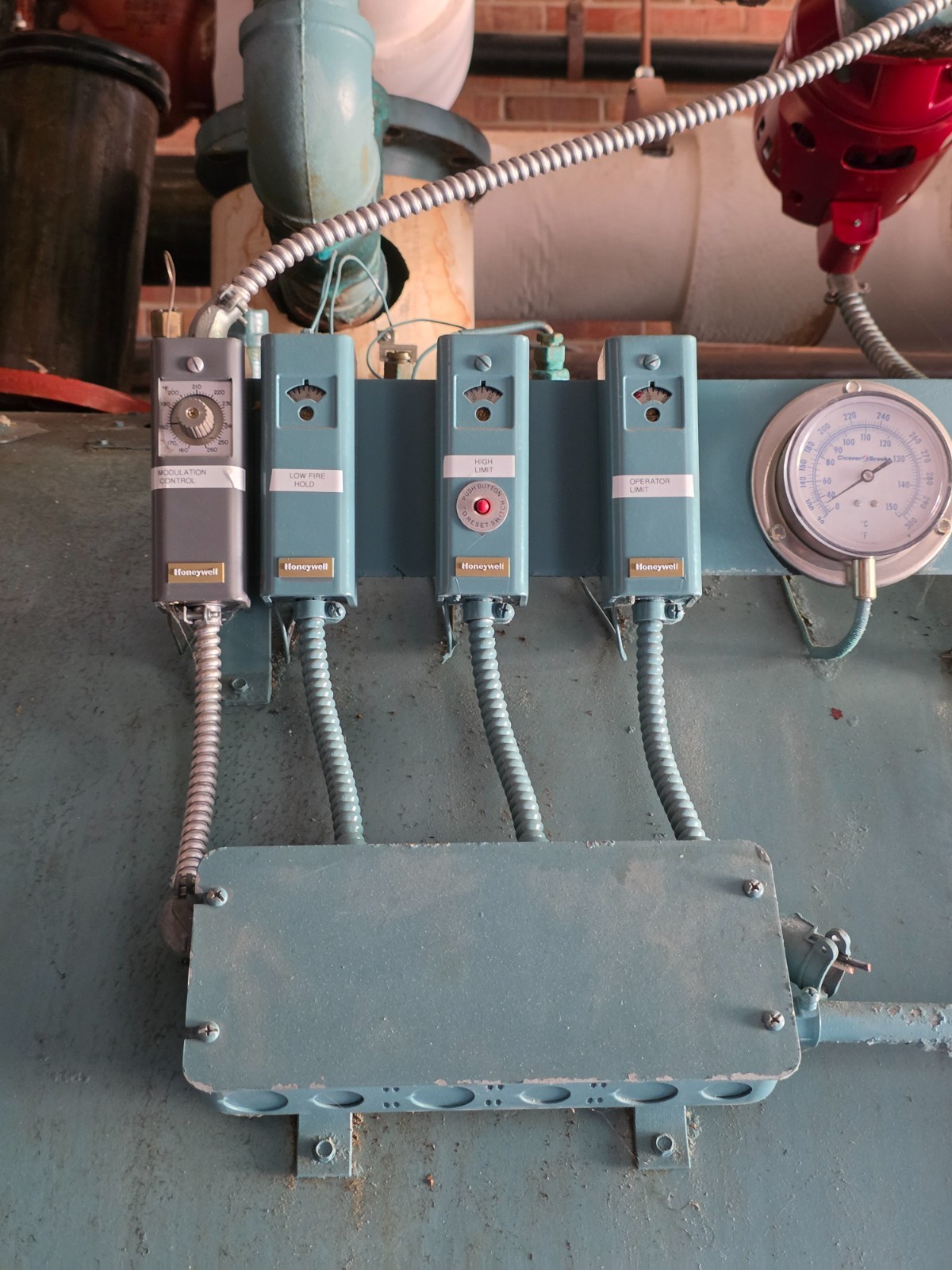 150 HP Cleaver-Brooks #CB-700-150-30, Hot Water Boiler, 30 psi, 6,276,000 BTU/HR, natural gas, 5 HP blower - Image 6