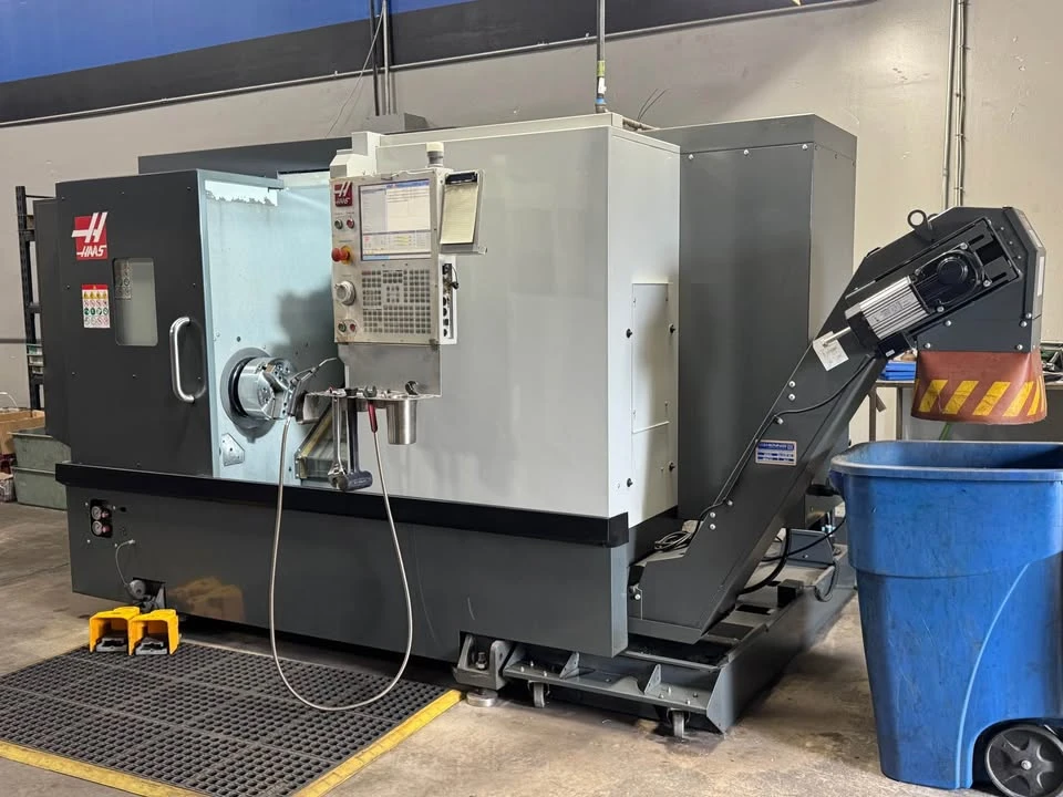 Haas #ST-25, CNC Lathe, 31.7" swing, 22.5" machining length, 15.5" turning diameter, 10" chuck, 3" bar, 30 - Image 3