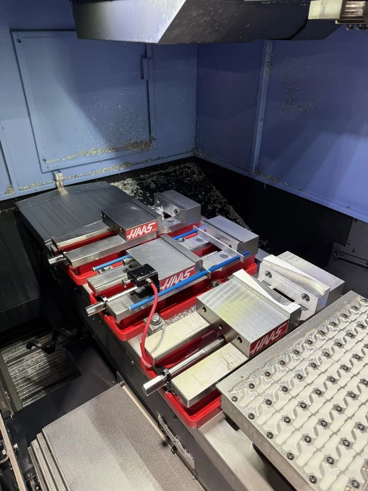 DN Solutions #SVM-5100L, 4-Axis CNC Vertical Machining Center, 50" X, 20" Y, 20" Z, 25 HP, 12,000 RPM, 30 - Image 4