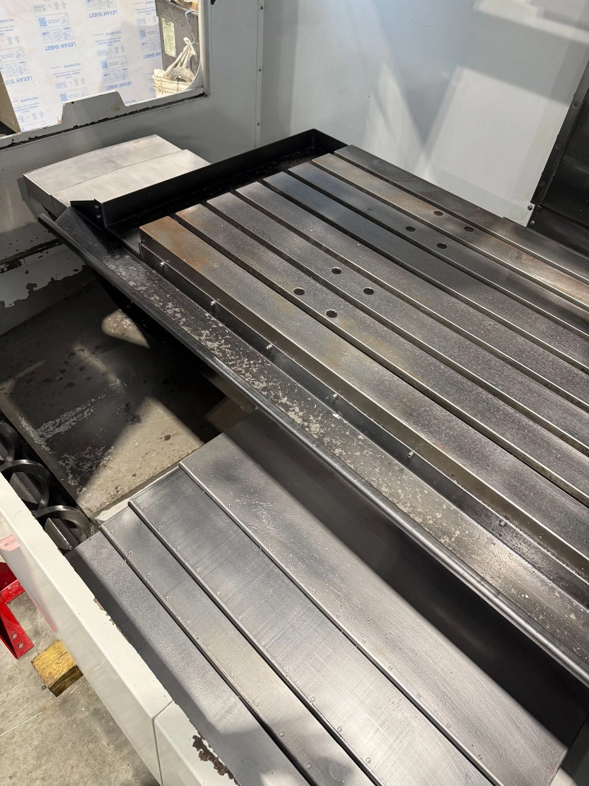 Haas #VF-3BYT, 4-Axis CNC Vertical Machining Center, 40" X, 26" Y, 25" Z, 54" x 24" table, 30 HP, 7500 RPM - Image 5
