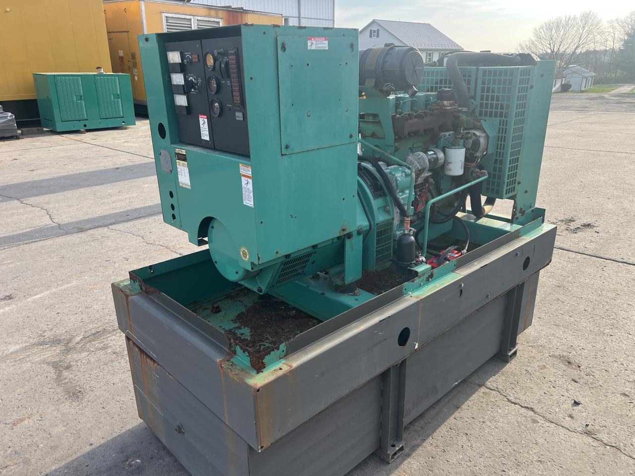 40 KW Cummins Onan #DGBC-4475996, diesel generator set, 120/240 Volts, 1/3-phase, 4B3.9-G2 engine, 62 HP @ - Image 5
