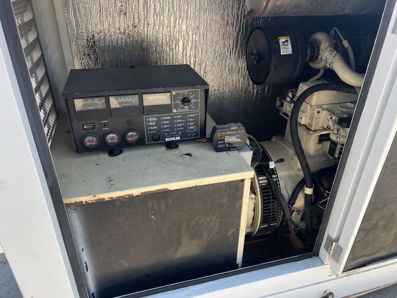 60 KW Kohler #60REOZJ, diesel generator set, 277/480 Volts, 1/3-phase, John Deere 4045TF150 engine, enclosed - Image 9