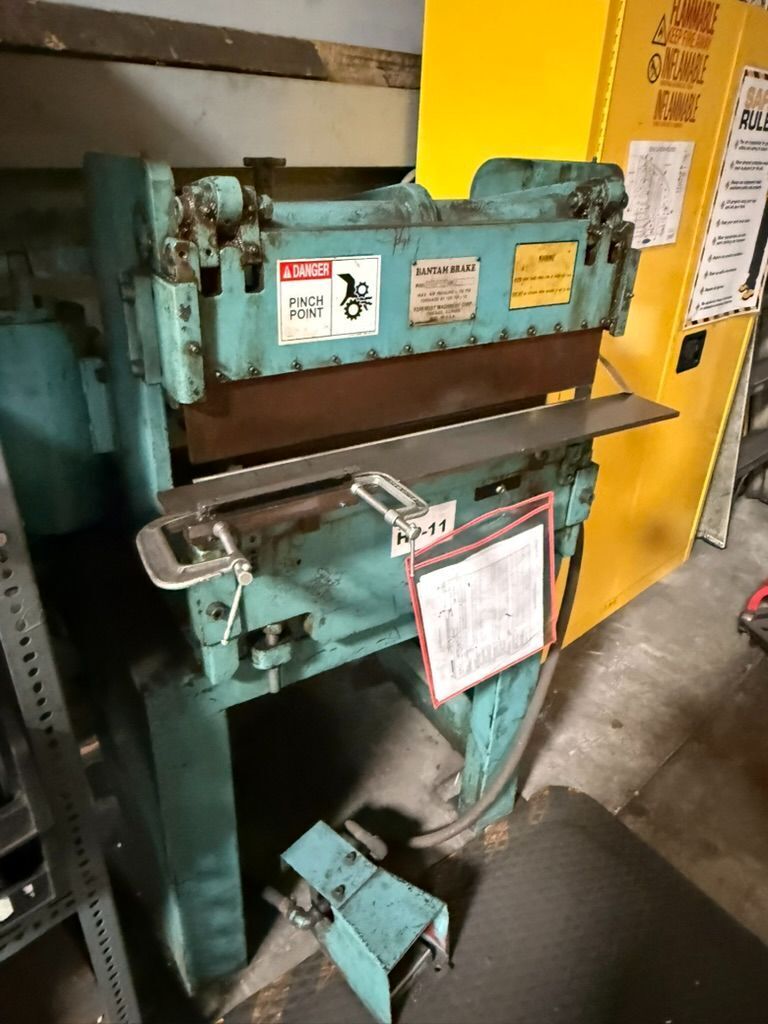 12 Ton, Foremost Bantam, pneumatic press brake, 100 PSI, foot pedal actuation, clamping bar w/lower die & - Image 2