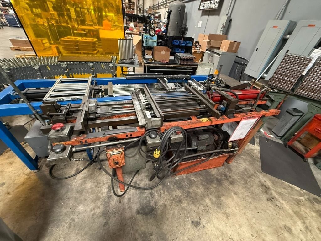 Rail Mounted Hydraulic Ram Press Unit, hydraulic cylinder on guide rail track frame, hydraulic hoses & - Image 1