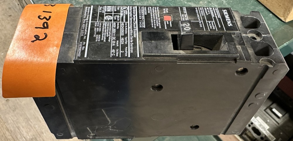 20 Amps, Siemens Sentron Series Sentron, Molded Case Circuit Breaker, 2-Pole, 20A, 480V Max., Fixed Trip - Image 3